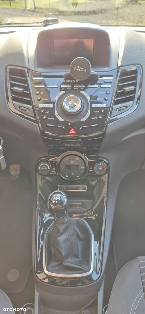 Ford Fiesta 1.0 EcoBoost STart-Stop Titanium - 11