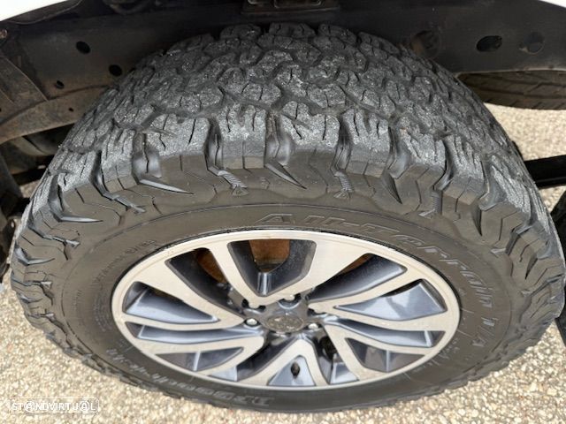 Nissan Navara 2.3 dCi CD 4WD N-Connecta Nav+Barras - 23