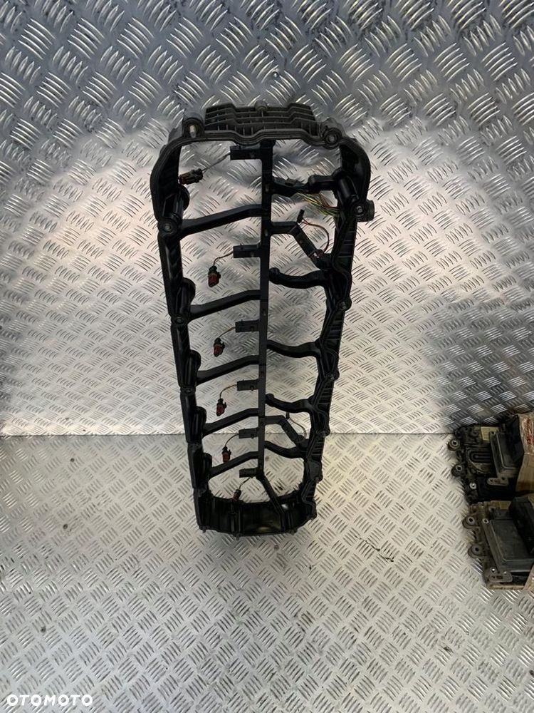 KOMPLETNA POKRYWA ZAWORÓW SILNIKA DAF - 10