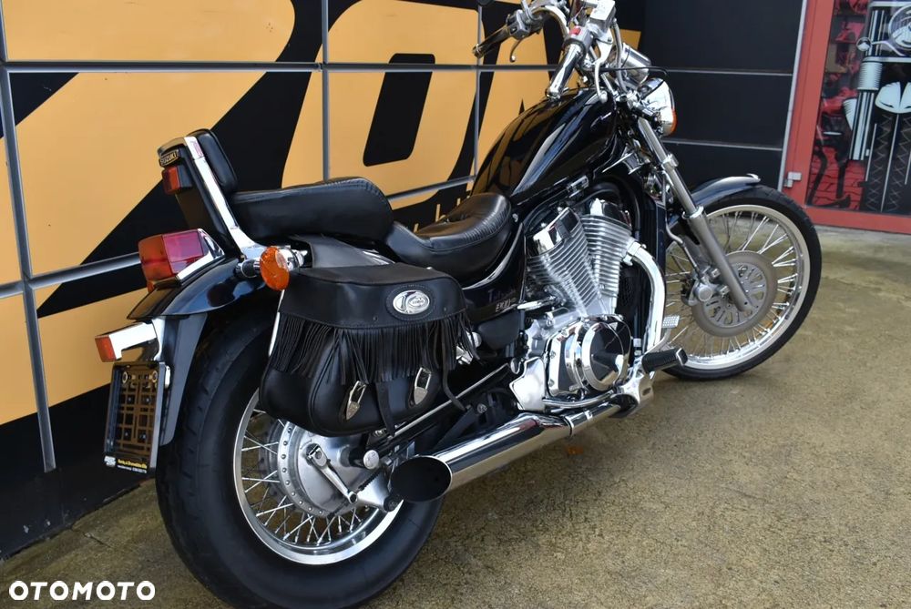 Suzuki Intruder - 30