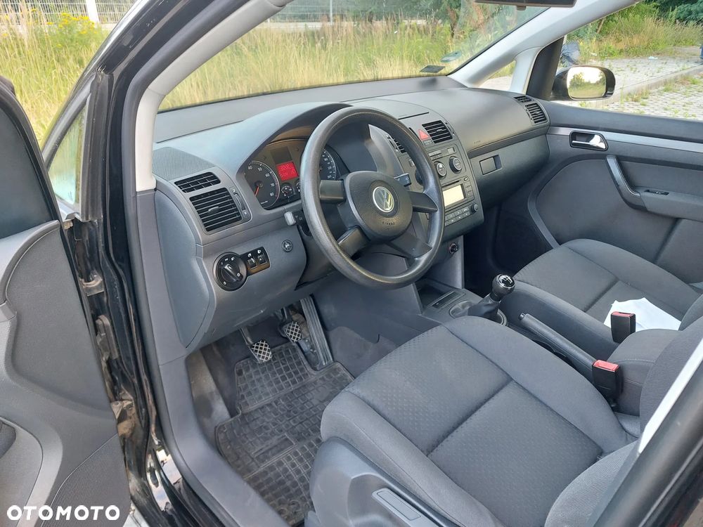 Volkswagen Touran 1.6 Basis - 9