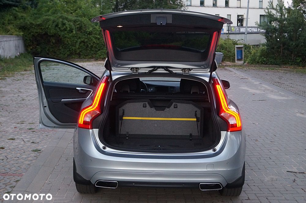Volvo V60 D4 Geartronic Summum - 40