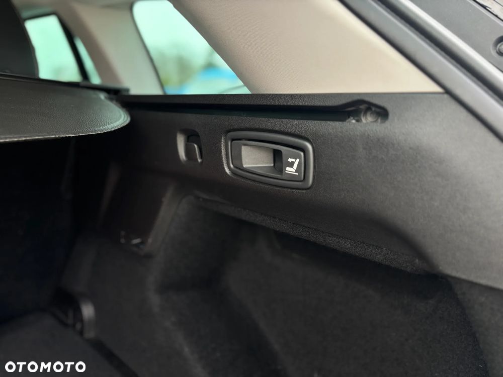 Renault Megane 1.3 TCe FAP Intens EDC - 10