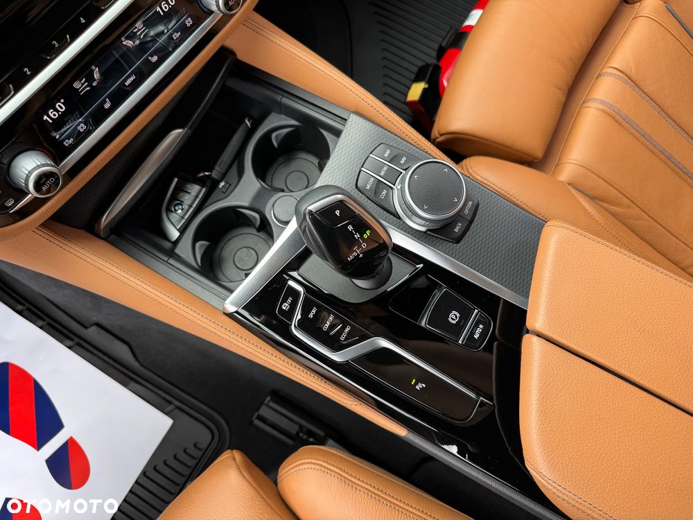 BMW Seria 5 520d xDrive M Sport sport - 40