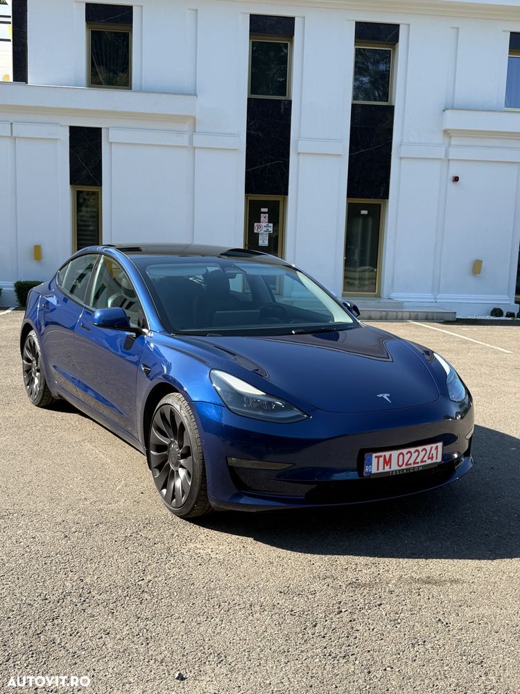 Tesla Model 3 - 1