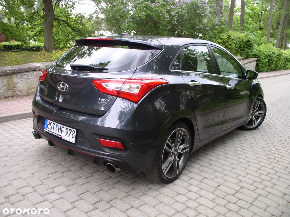 Hyundai i30 1.6 GDI Turbo Luxury - 4