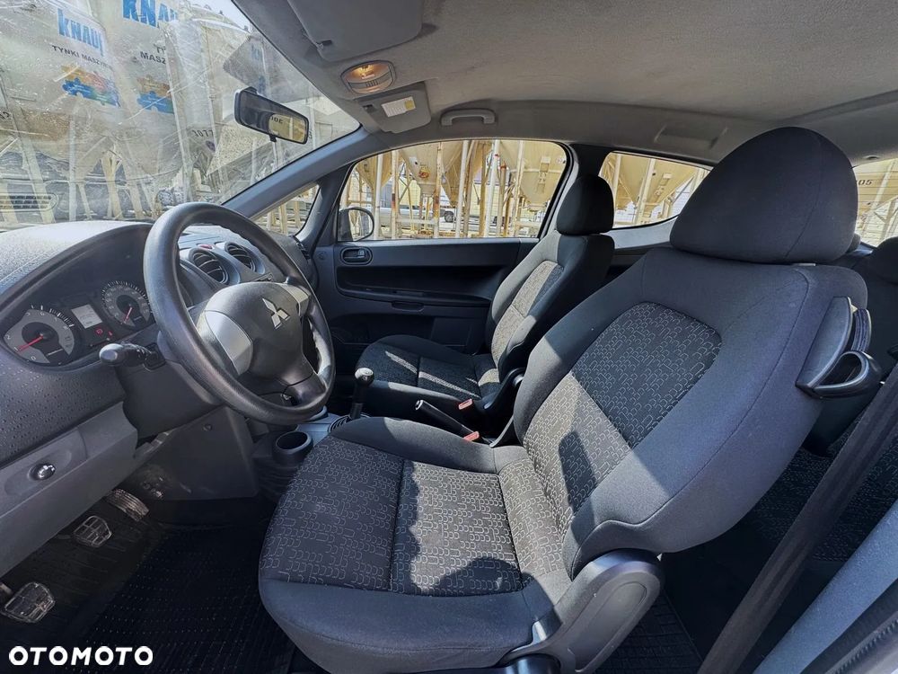 Mitsubishi Colt - 9