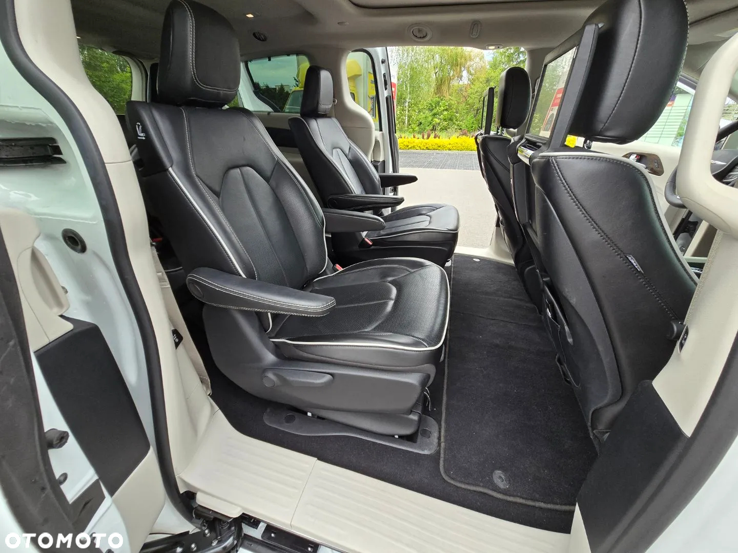 Chrysler Pacifica - 19