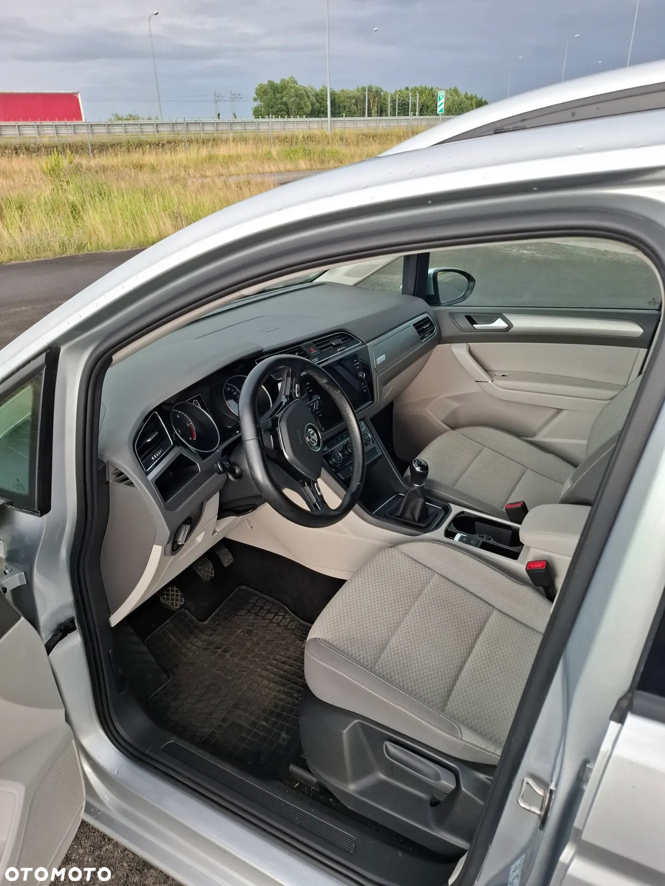 Volkswagen Touran 1.6 TDI SCR (BlueMotion Technology) Comfortline - 9