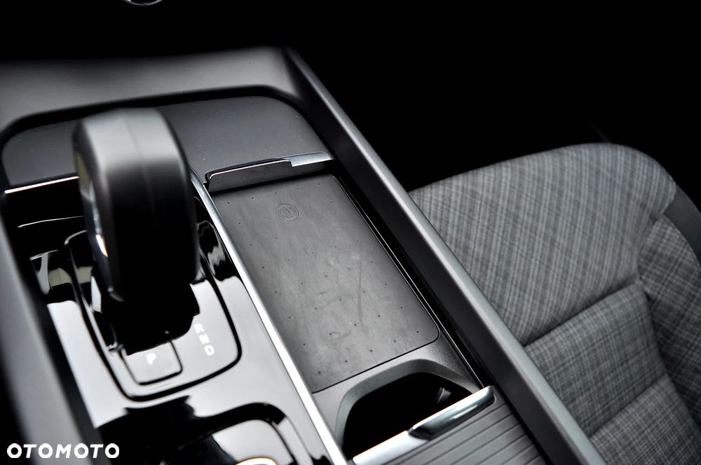 Volvo XC 60 B4 B Geartronic Momentum Pro - 29
