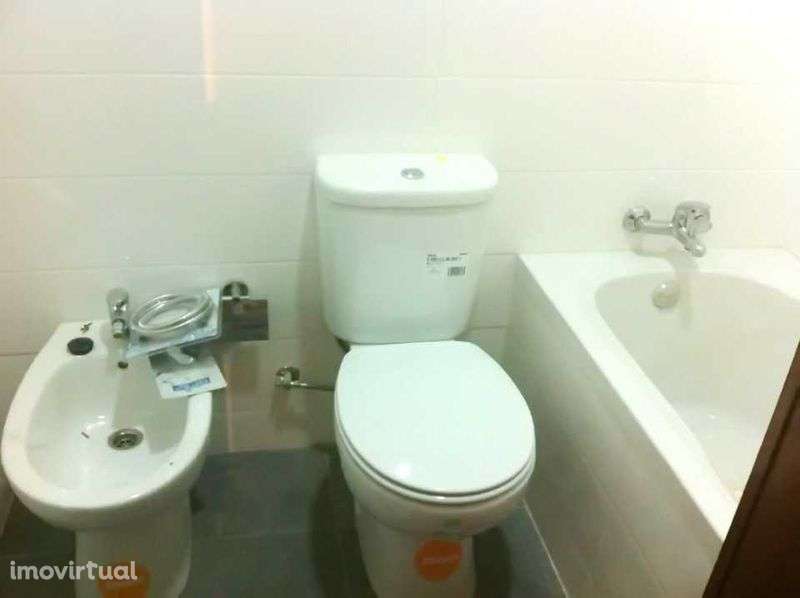 Arrenda-se T1 no centro do Porto - Grande imagem: 3/7