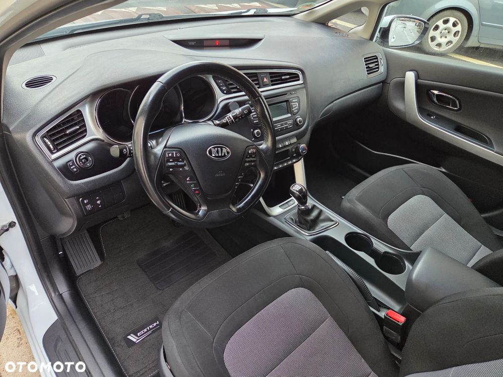 Kia Ceed 1.6 GDI Business Line - 13