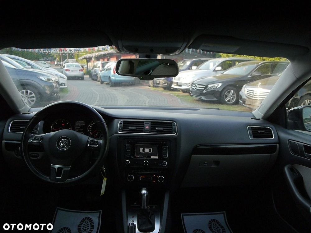 Volkswagen Jetta 1.6 TDI DSG Comfortline - 19
