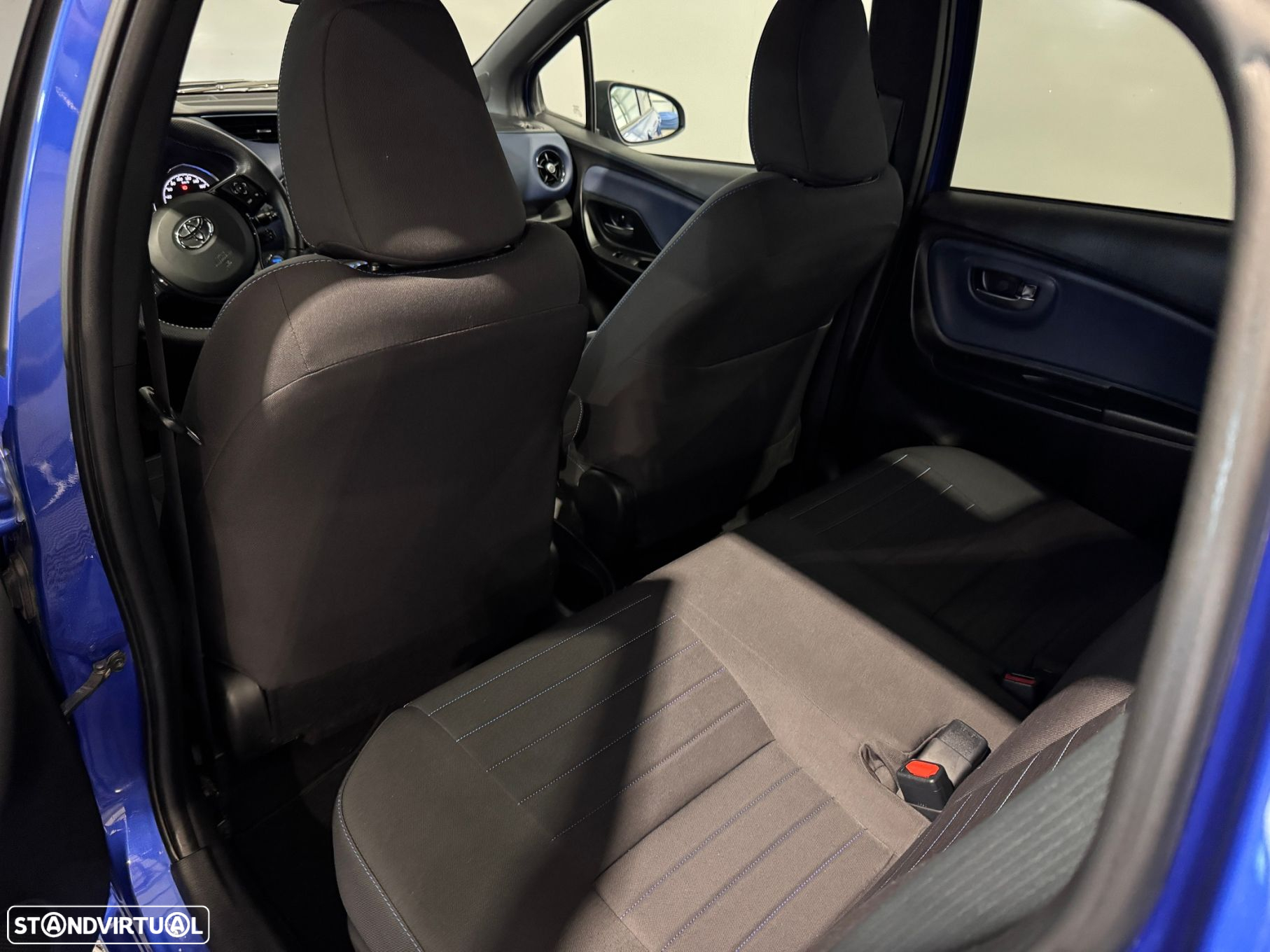 Toyota Yaris 1.5 HSD Exclusive+P.Luxury - 47