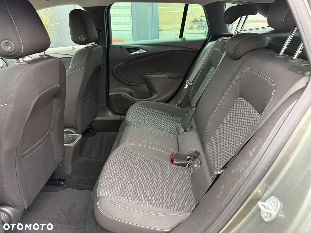 Opel Astra 1.6 CDTI Cosmo - 19