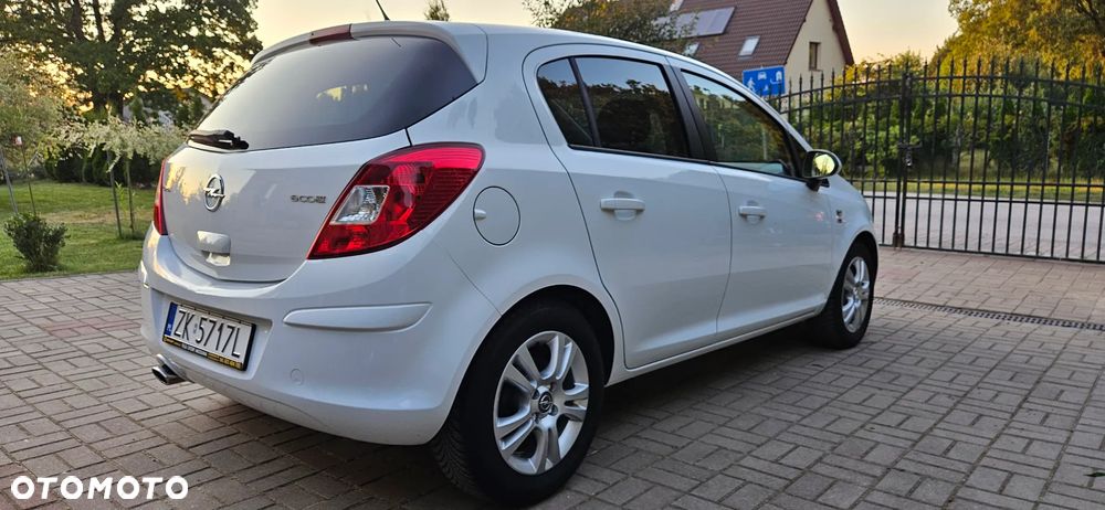 Opel Corsa 1.4 16V 150 Jahre - 9