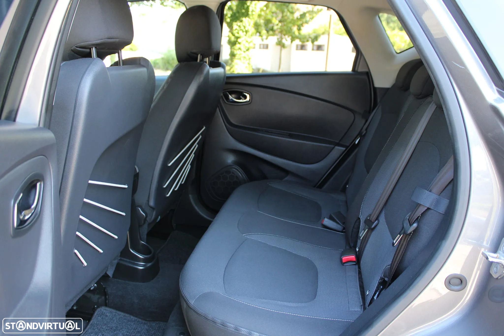 Renault Captur 1.5 dCi Sport EDC - 17
