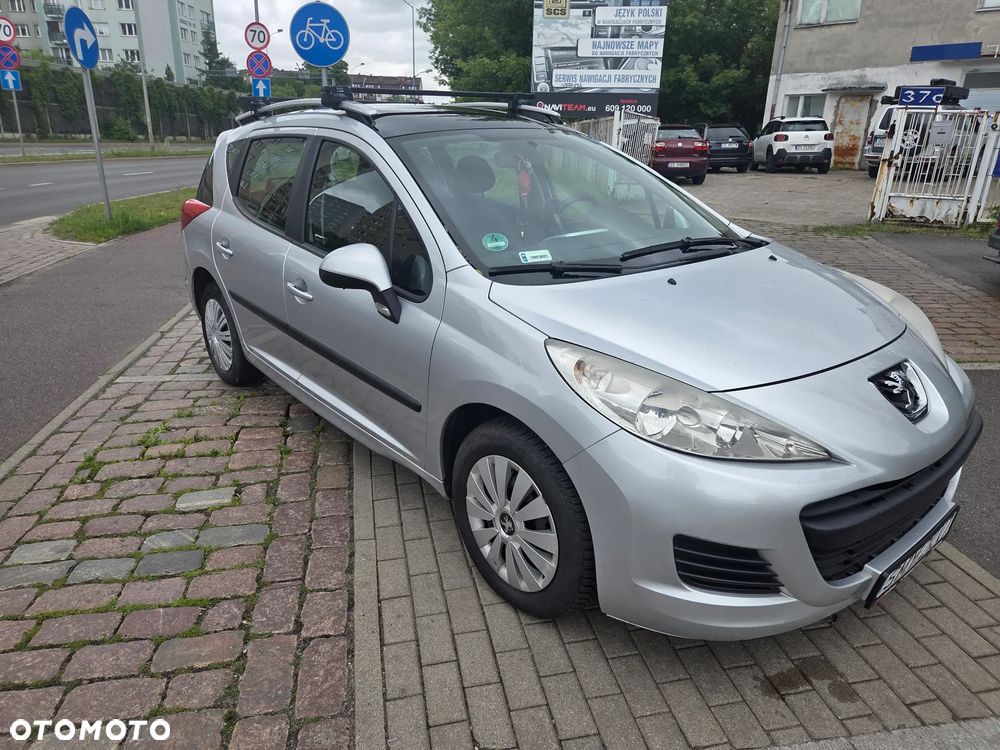 Peugeot 207 - 1