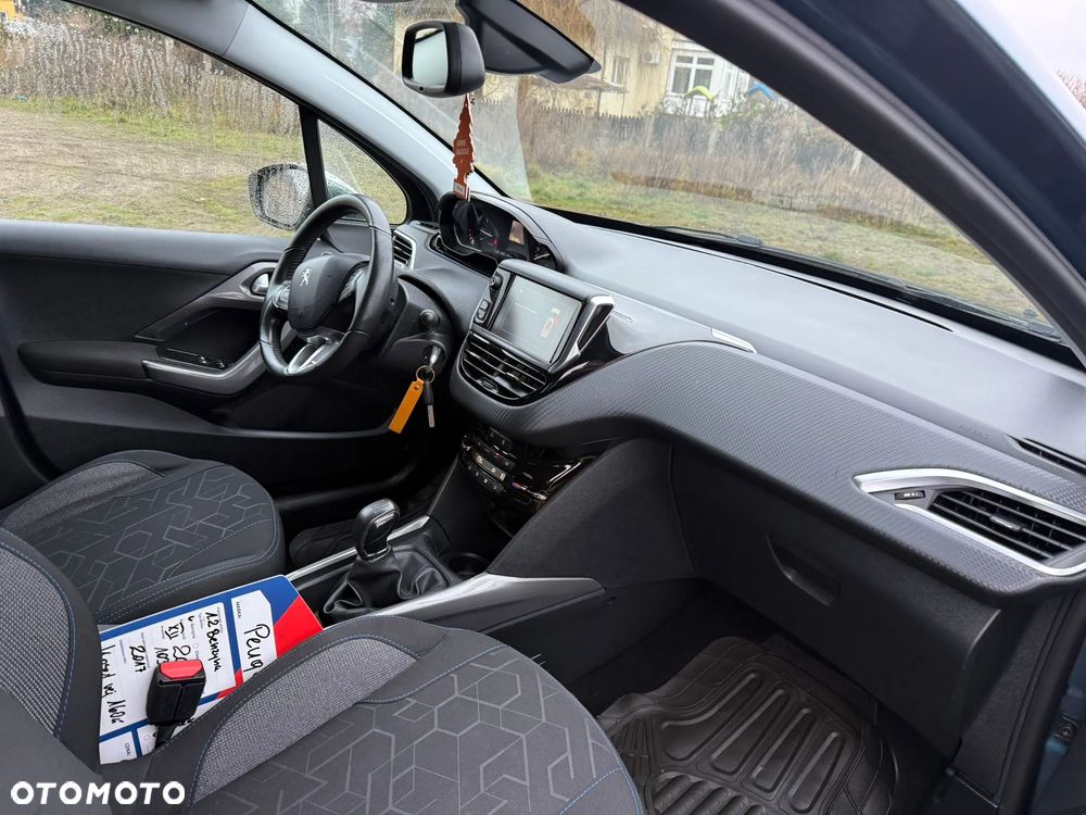 Peugeot 2008 1.2 Pure Tech Style - 19