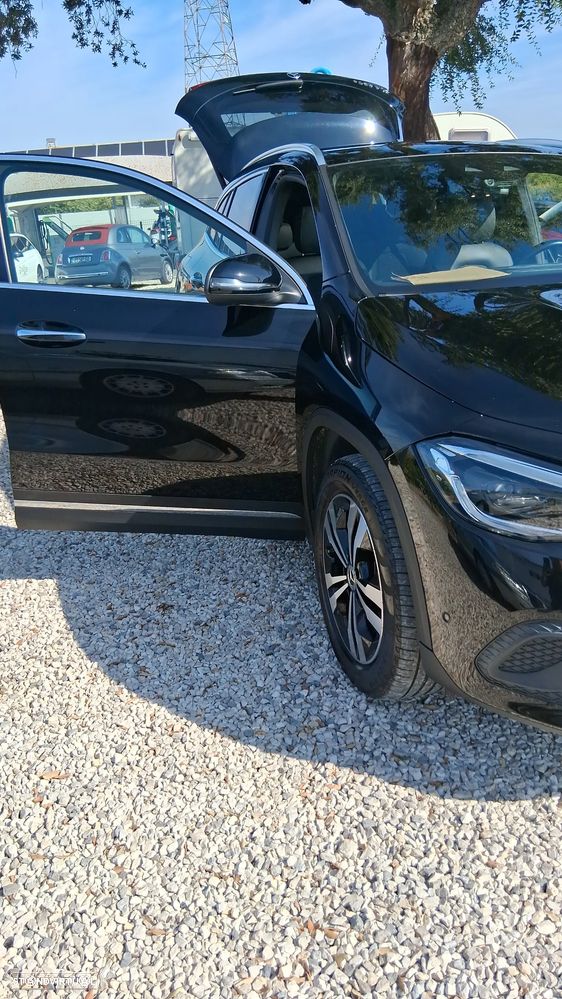 Mercedes-Benz GLA 250 e 8G-DCT Progressive — fotografia 10