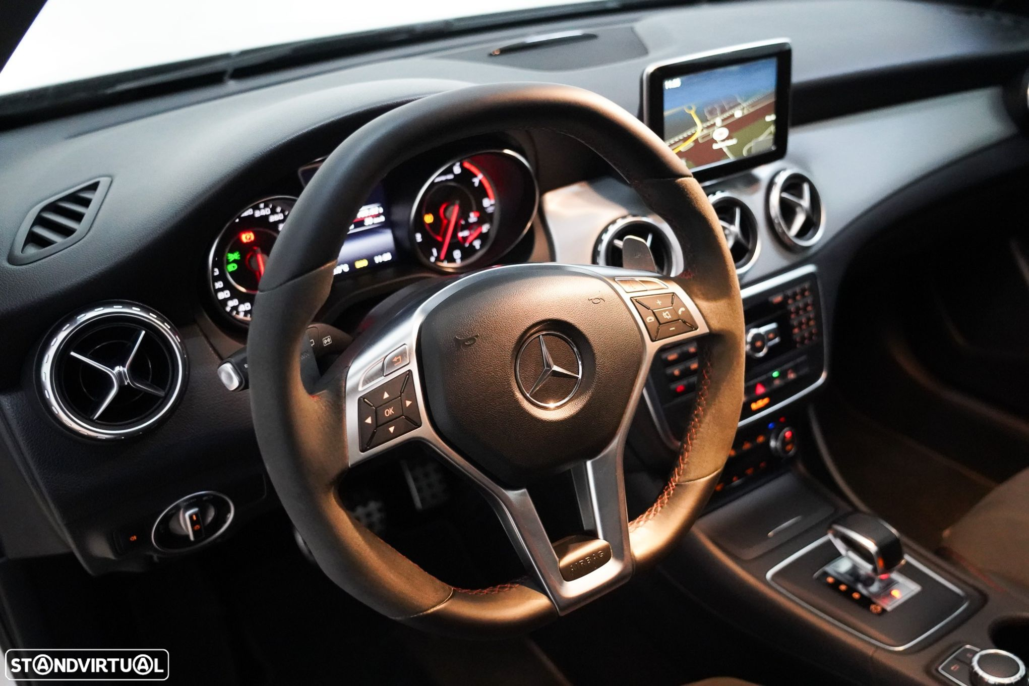Mercedes-Benz GLA 45 AMG 4-Matic - 9