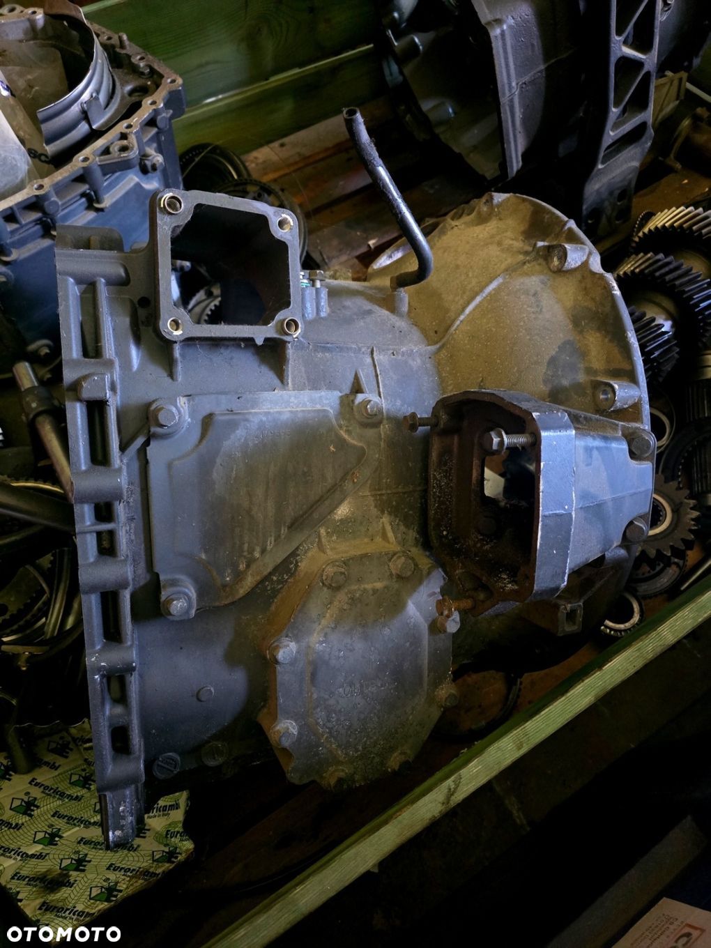 OBUDOWA SKRZYNIA BIEGÓW SCANIA OE 2422161 - 1