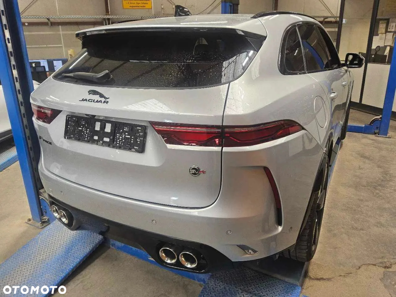 Jaguar F-Pace 5.0 V8 P550 AWD SVR - 9