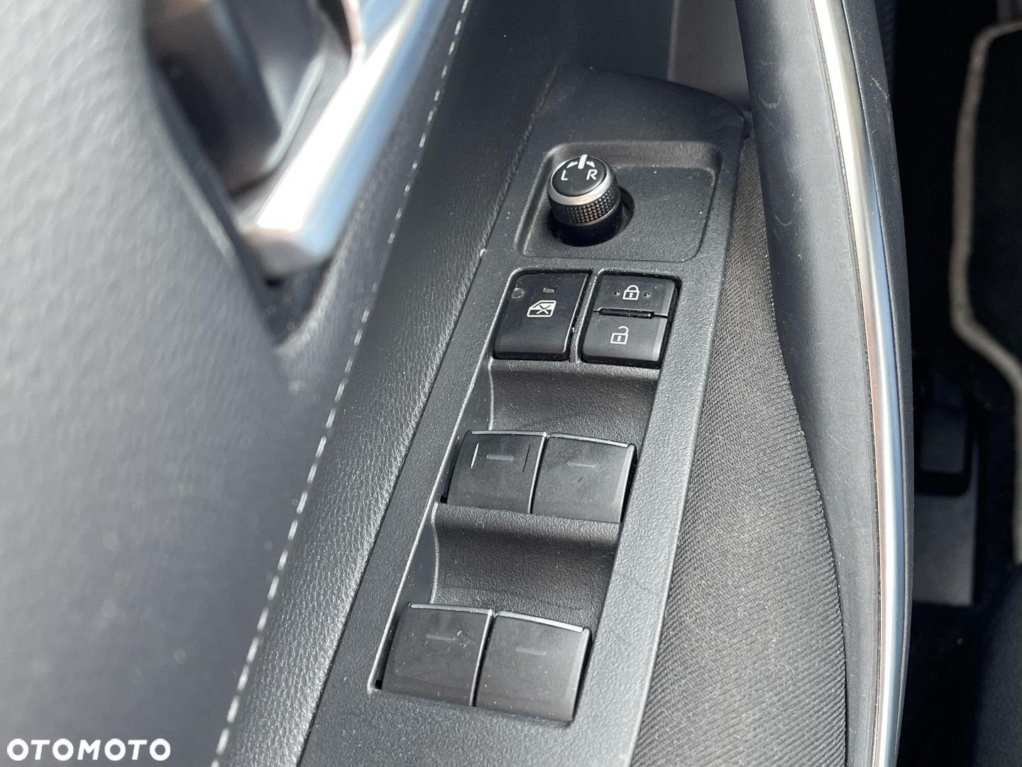 Toyota Corolla - 17