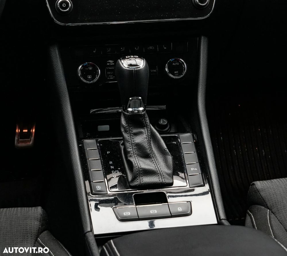 Skoda Superb 2.0 TDI DSG Style - 18