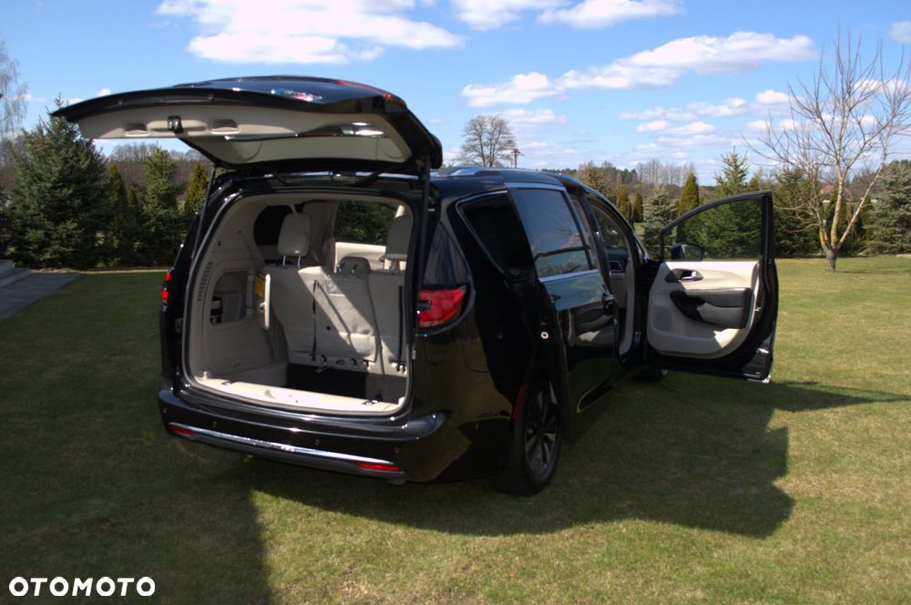 Chrysler Pacifica - 10