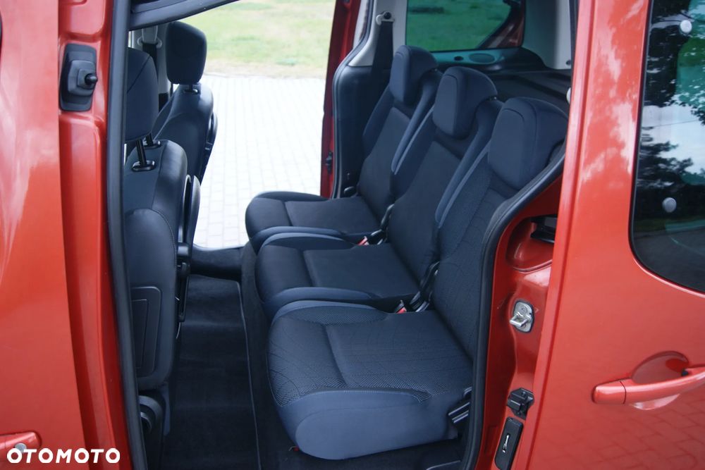 Peugeot Partner 110 Tendance mit Familien-Paket - 32