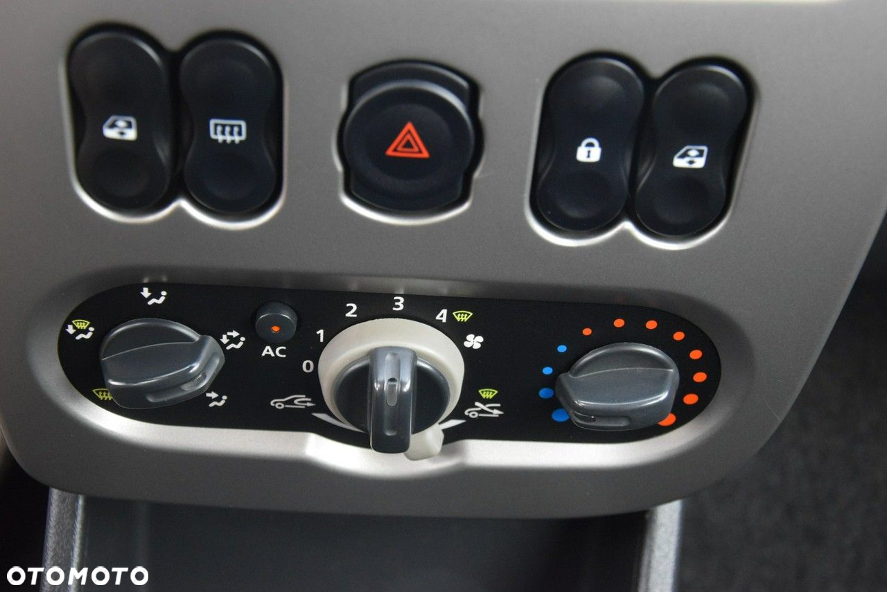 Dacia Sandero Stepway 1.6 - 23