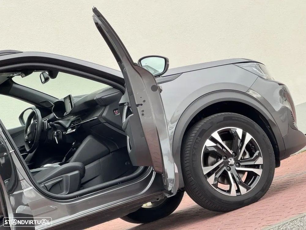 Peugeot 2008 1.5 BlueHDi Allure EAT8 - 37