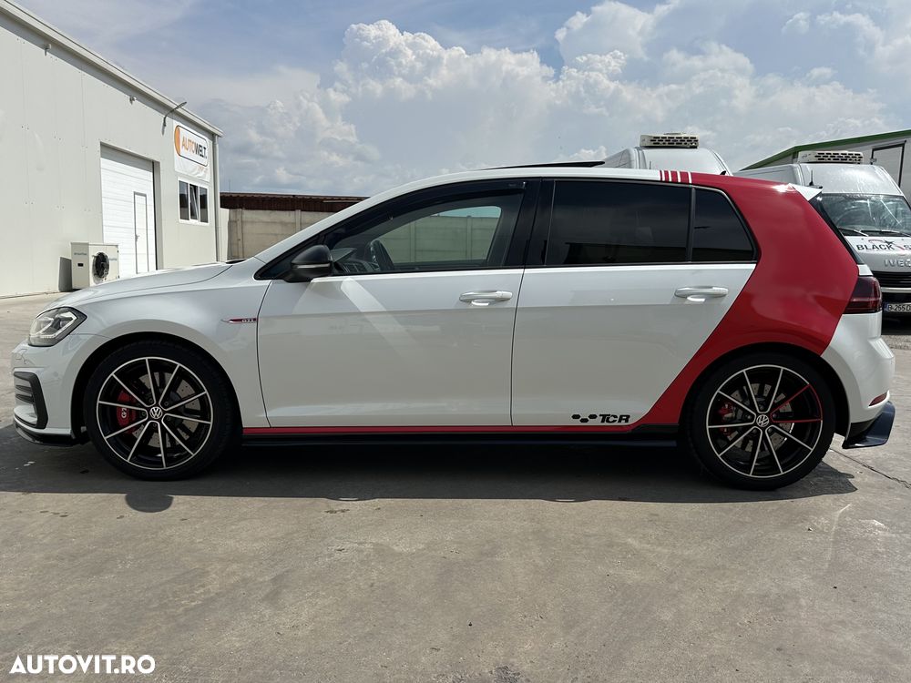 Volkswagen Golf - 18