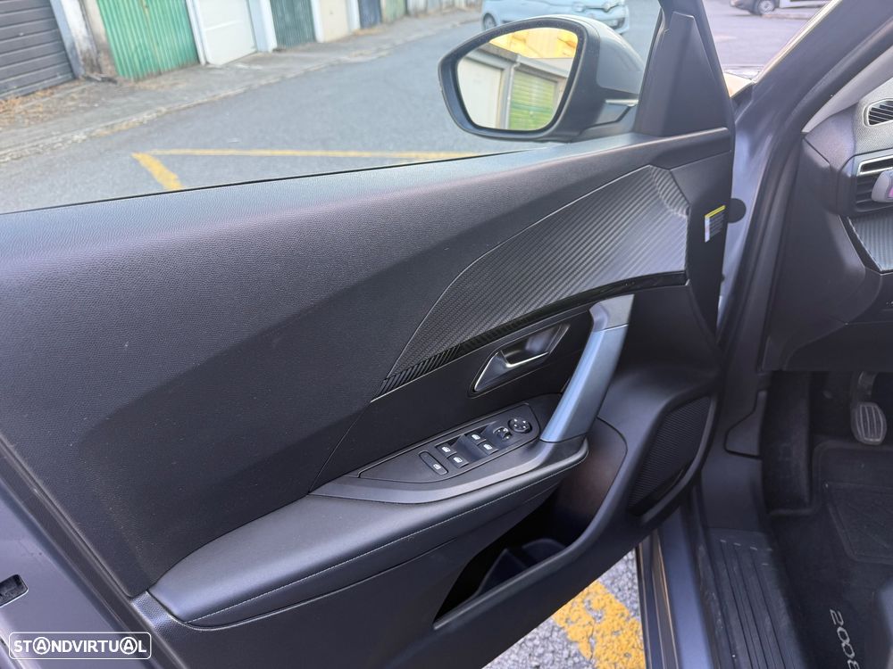 Peugeot 2008 1.2 PureTech Allure - 11