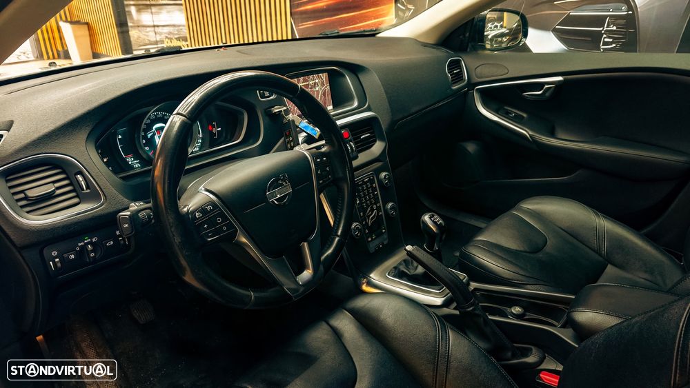 Volvo V40 D2 Summum - 10