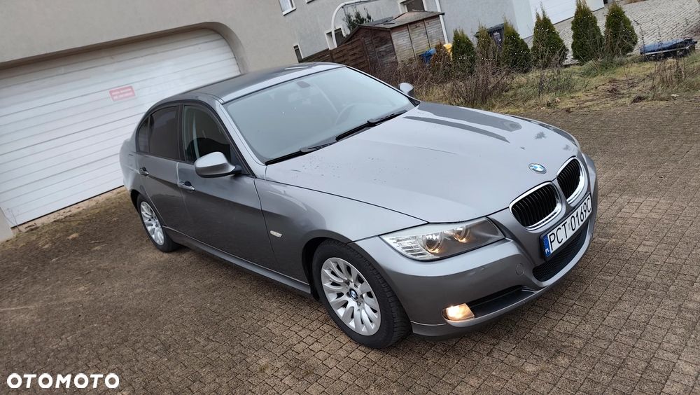 BMW Seria 3 318d DPF Edition Sport - 29