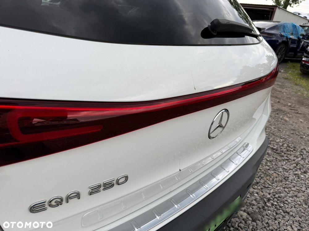 Mercedes-Benz EQA 250 66.5kWh Electric Art - 3