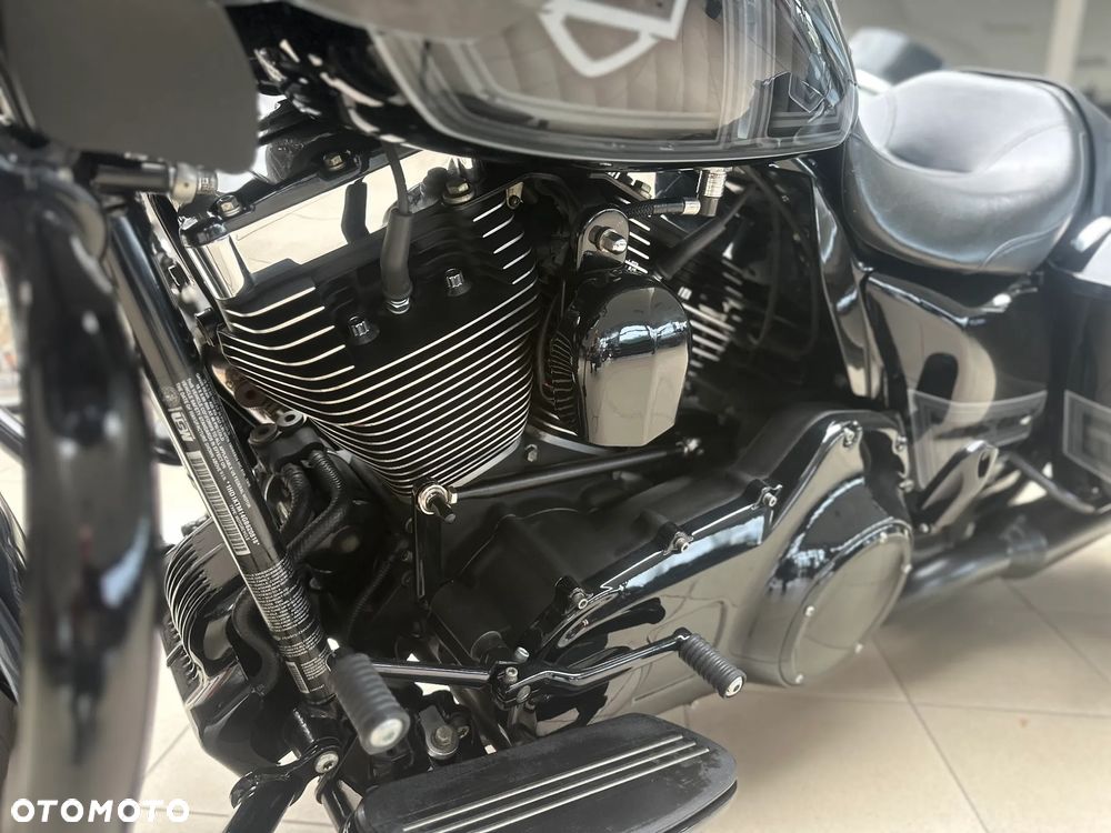 Harley-Davidson Touring Road Glide - 15