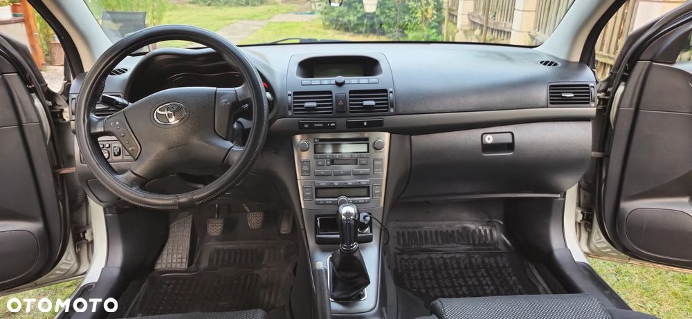 Toyota Avensis 1.8 VVT-i - 12