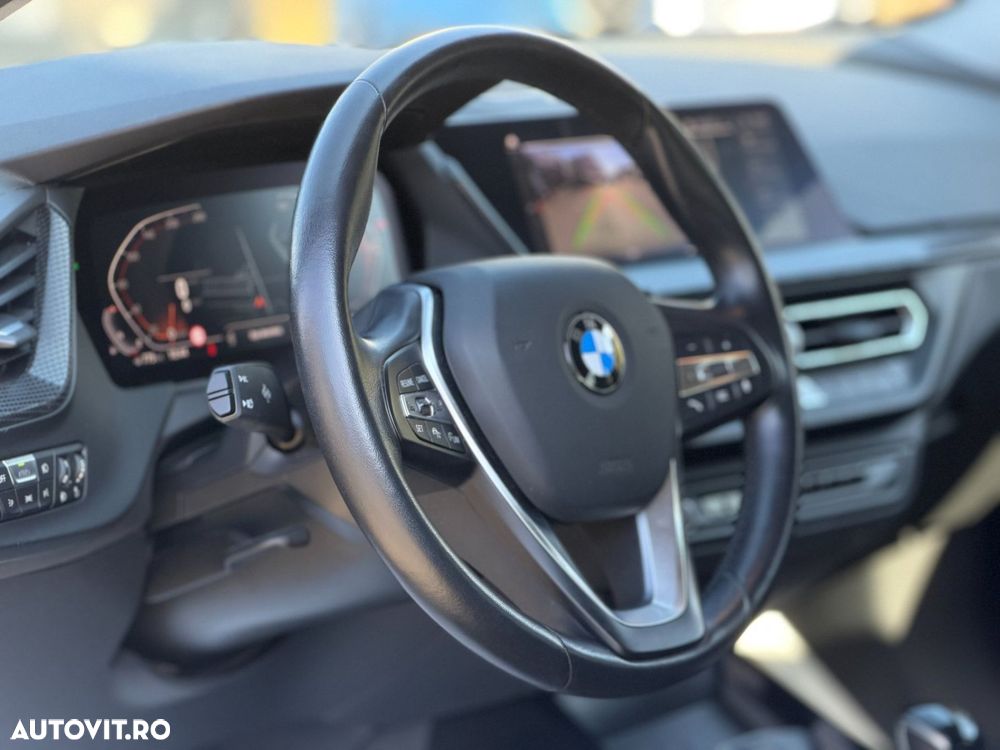 BMW 1 Series 2023 — imagine 8