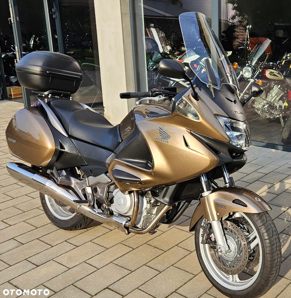 Honda NT - 15