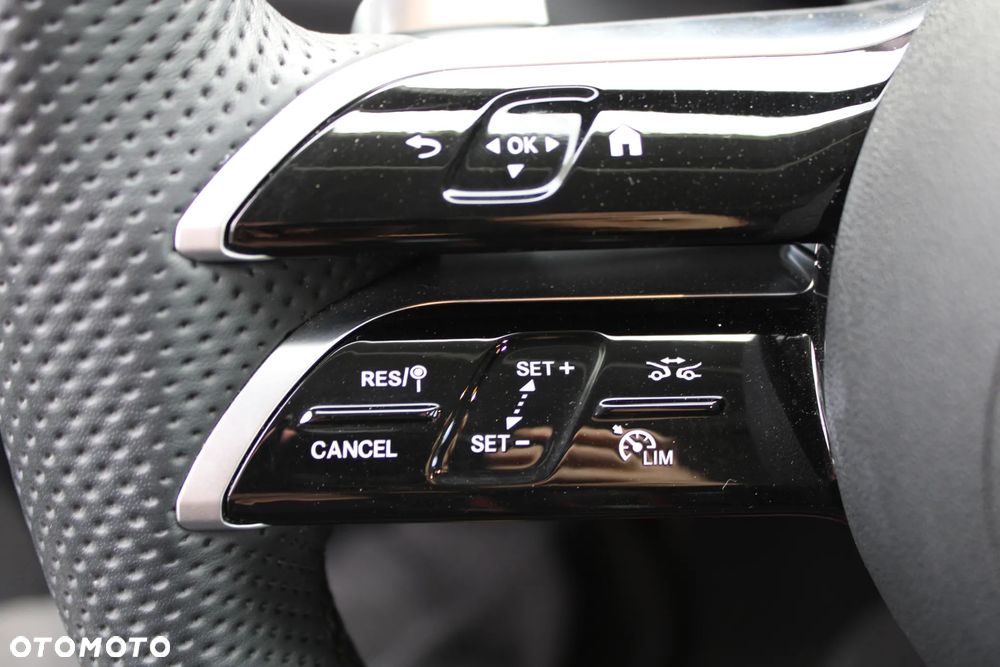 Mercedes-Benz GLC 300 e PHEV 4-Matic AMG Line - 29