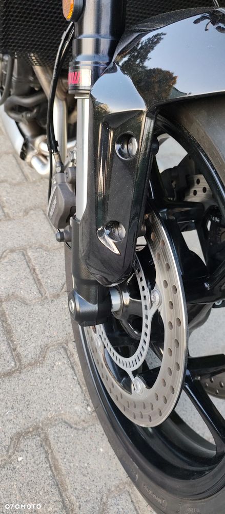 Triumph Trident - 16