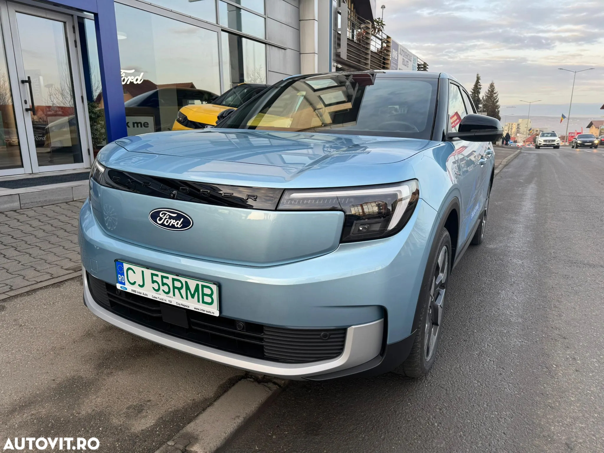 Ford Explorer AWD 79 kWh Extended Range Premium - 2