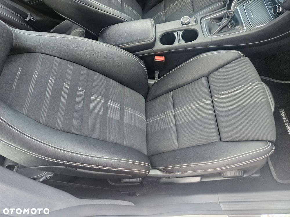 Mercedes-Benz CLA 200 UrbanStyle Edition - 20