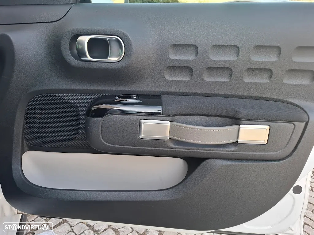 Citroën C3 1.2 PureTech Shine EAT6 - 41