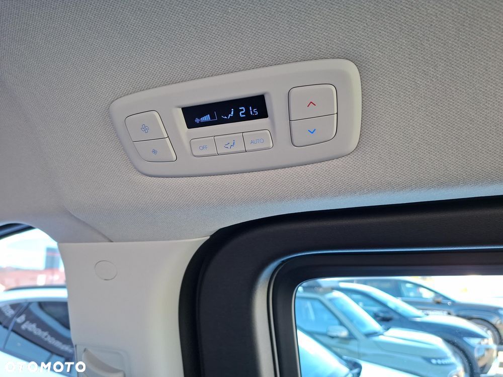 Hyundai Staria 1.6 T-GDI HEV Smart VIP - 30