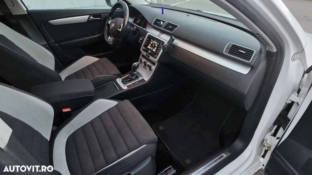 Volkswagen Passat Variant 2.0 TDI Blue TDI DSG Comfortline - 15