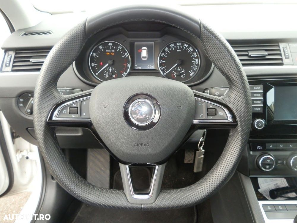 Skoda Octavia 1.4 TSI ELEGANCE - 10
